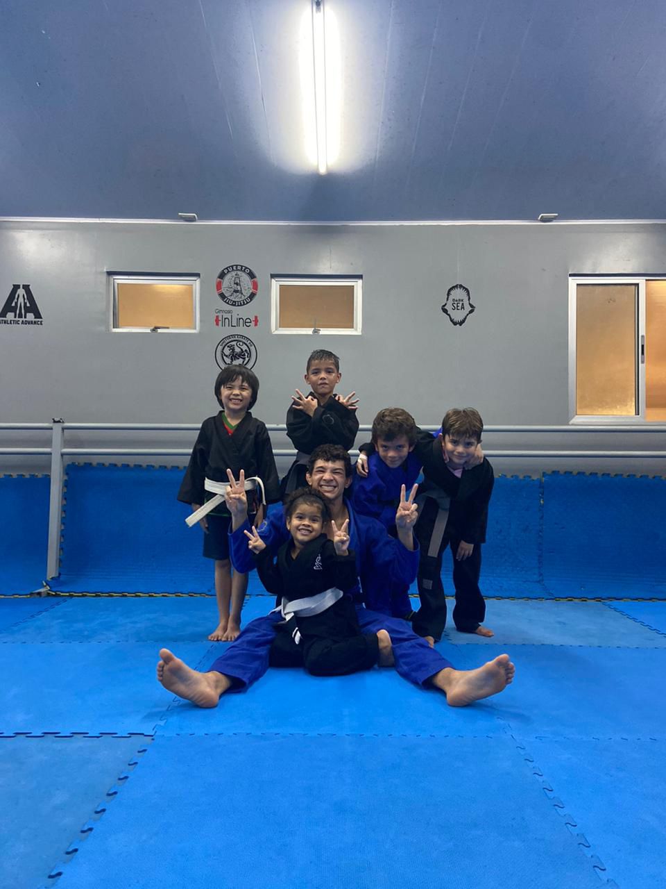 Niños entrenando Jiu-Jitsu en Puerto BJJ